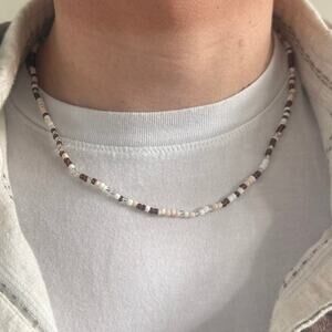 Y2k vintage Brown and white beaded necklace